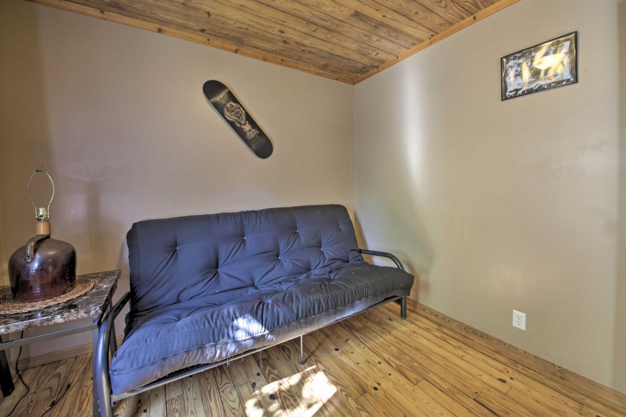 Pet-Friendly Cottage With Fire Pit - 3 Mi To Siu! Carbondale Exterior photo