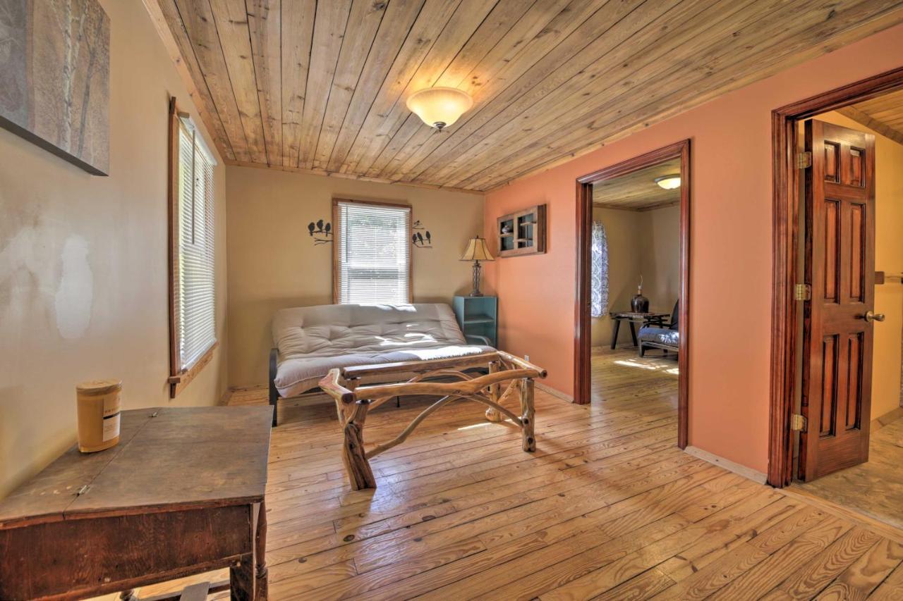 Pet-Friendly Cottage With Fire Pit - 3 Mi To Siu! Carbondale Exterior photo