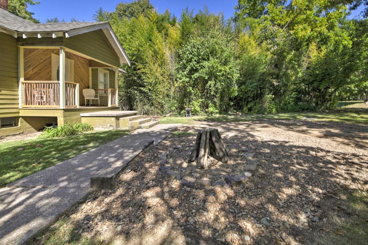 Pet-Friendly Cottage With Fire Pit - 3 Mi To Siu! Carbondale Exterior photo