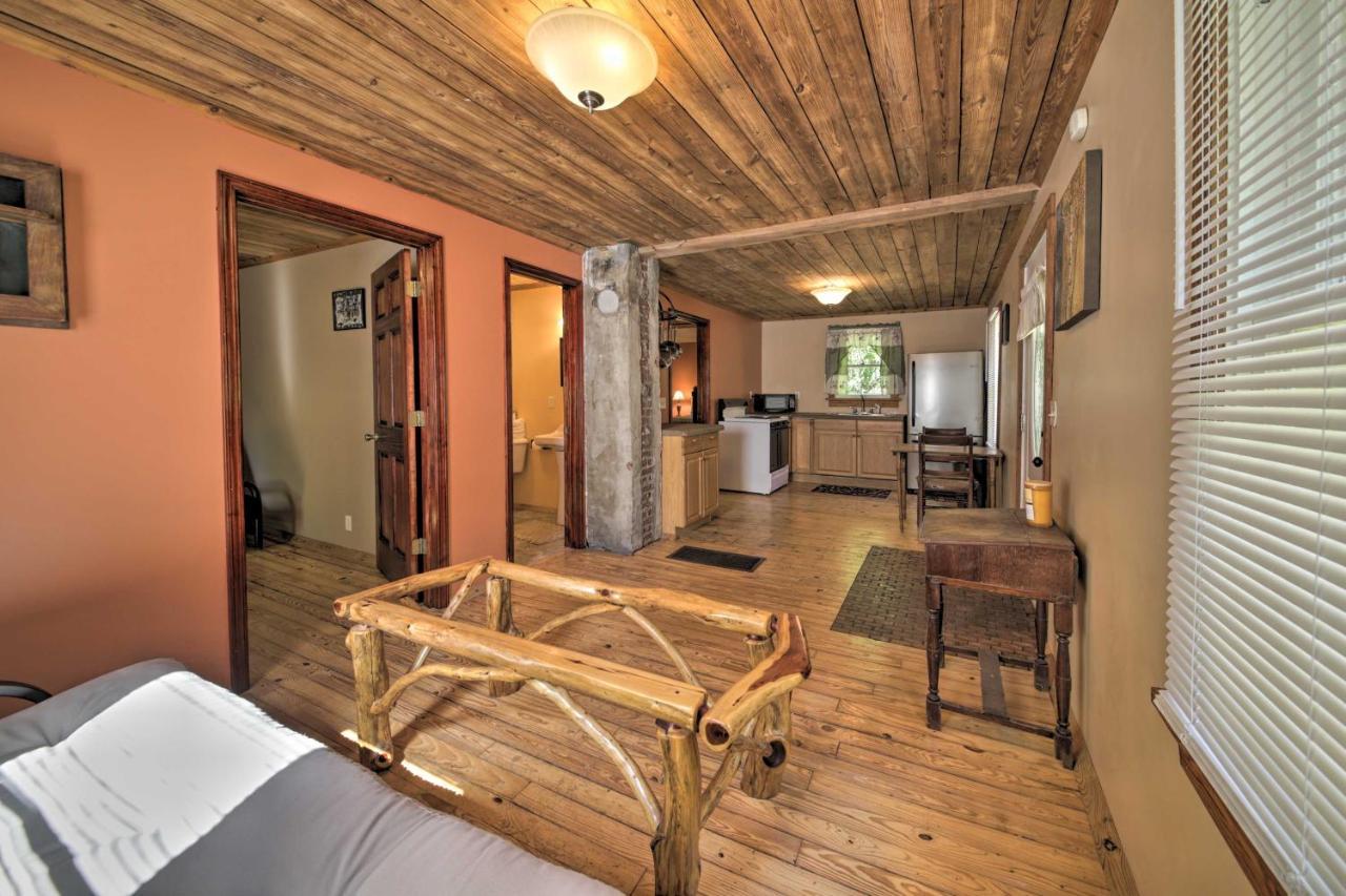 Pet-Friendly Cottage With Fire Pit - 3 Mi To Siu! Carbondale Exterior photo